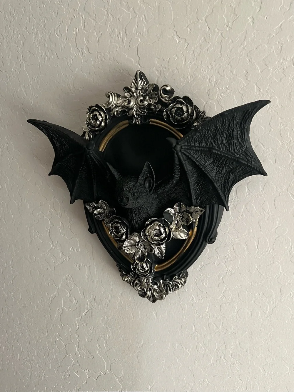 Black and Gold Bat Wall Plaque - Decorative Home Wall Decor Halloween